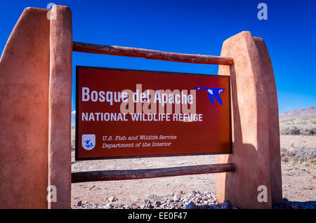 Eingangsschild in Bosque del Apache National Wildlife Refuge, New Mexico USA Stockfoto