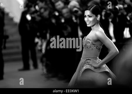 CANNES, Frankreich - 18. Mai: Freida Pinto besucht "The Homesman" Premiere bei den 67. Filmfestspielen von Cannes am 18. Mai 2014 in Cannes Stockfoto