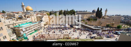 JERUSALEM, ISRAEL - 6. Oktober 2014: Panorama von der Klagemauer in Jerusalem mit Links die Kuppel des Felsens und rechts die Al-Aqsa Stockfoto