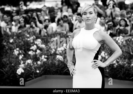 Venedig, Italien - 02 SEPTEMBER: Schauspielerin Kate Winslet besucht "Mildred Pierce" Premiere während der 68. Filmfestspiele von Venedig am Sep Stockfoto