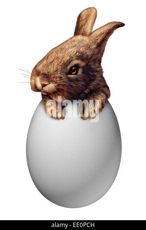 Osterei Hase melden mit leere Kopie Text als eine saisonale süße glücklich Pelztier auf ein weißes Ei mit einem leeren Zeichen für Text kopieren Stockfoto