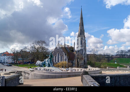 Gefion Fountain (1908 fertiggestellt) und St. Alban-Kirche. Kopenhagen, Dänemark Stockfoto