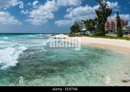 Der Strand von Hastings an der Südküste der karibischen Insel Barbados in den West Indies. Stockfoto