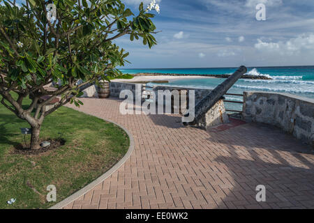 Kanone an teilrestauriert 17. Jahrhundert Charles Fort, Needham Punkt, Bridgetown, Barbados - nur zur redaktionellen Nutzung Stockfoto