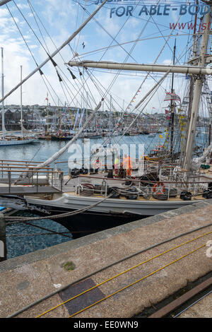 Tall Ship hartnäckigen vertäut im Hafen von Falmouth während der 2014 Tall Ships Regatta - nur zur redaktionellen Nutzung Stockfoto