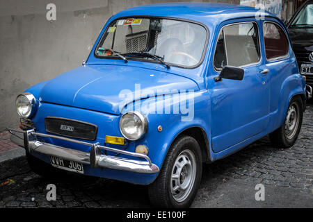 Fiat 500 original blau gefärbt Stockfoto