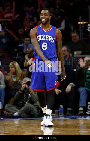 10. Januar 2015: Philadelphia 76ers guard Tony Wroten (8) reagiert während des NBA-Spiels zwischen den Indiana Pacers und die Philadelphia 76ers im Wells Fargo Center in Philadelphia, Pennsylvania. Die Philadelphia 76ers gewann 93-92. Stockfoto