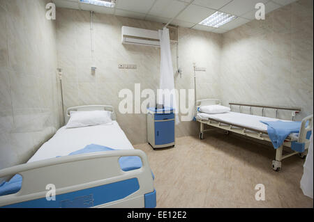 Zwei Betten in einer Privatklinik Ärztehaus Stationszimmer Stockfoto