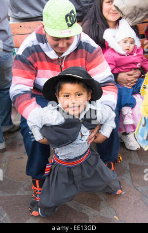 Junge Junge Gaucho gekleidet in traditioneller Kleidung Stockfoto