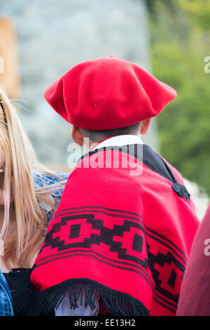 Junge Junge Gaucho gekleidet in traditioneller Kleidung Stockfoto