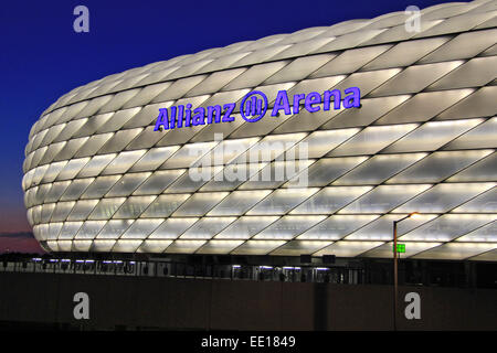 Deutschland, München, Fussballstadion, Allianz Arena, Erbaut 2002-2005, Architekten, Herzog Und de Meuron, Covertex Aussenhüll Stockfoto