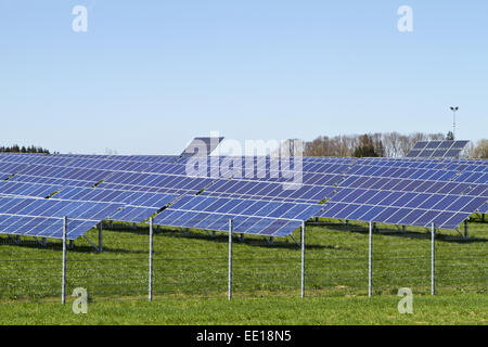 Solarcampus, Solarstromanlage Bei Eberstalzell in Österreich, Solarenergie, alternative Energie, erneuerbare, Forschung, Klima, pro Stockfoto