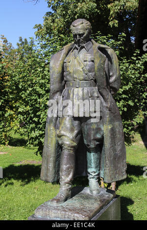 Die Statue des ehemaligen jugoslawischen Präsidenten Josip Broz Tito vor seinem Geburtshaus in Kumrovac, Kroatien Stockfoto