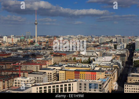 Erhöhten Blick, Berliner Dom, Fernsehturm und Leipziger Platz und Straße vom Panoramapunkt Potsdamer Platz, Berlin, Deutschland Stockfoto