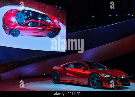 Detroit, USA. 12. Januar 2015. Acura führt die Serienversion des NSX während der 2015 North American International Auto Show (NAIAS) in Detroit, USA, 12. Januar 2015. Bildnachweis: Bao Dandan/Xinhua/Alamy Live-Nachrichten Stockfoto