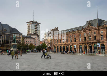 Menschen am Place Kleber Square, Kleberplatz Square, Straßburg, Elsass, Frankreich, Europa Stockfoto