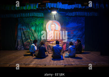 Gruppe-Gebet am 63. Kayah-Staat festival Stockfoto