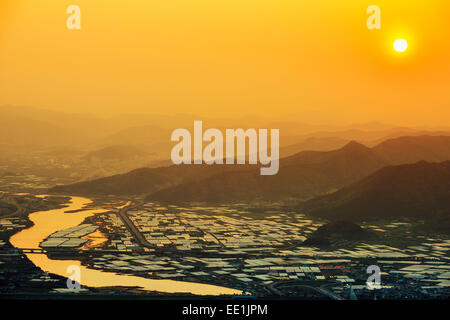 Sonnenuntergang über der Stadt, Busan, Südkorea, Asien Stockfoto