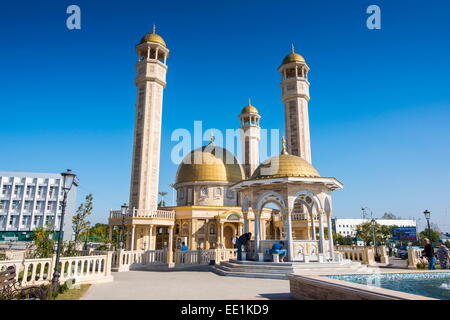 Yusuf Sakkazova Moschee. gelegen in der Nähe von Grosny Flughafen, Grosny, Tschetschenien, Kaukasus, Russland, Europa Stockfoto