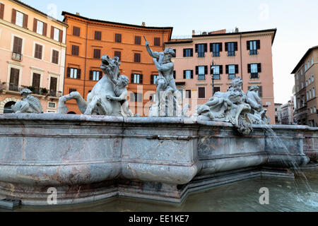 Fontana del Nettuno (Brunnen von Neptun) in Piazza Navona, Rom, Latium, Italien, Europa Stockfoto