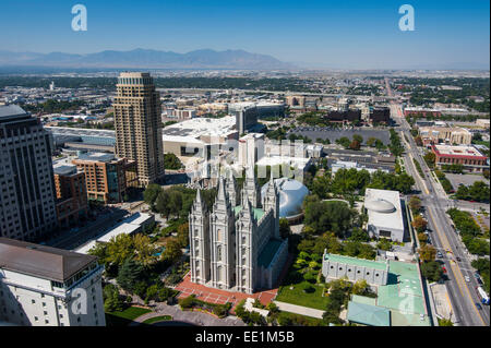 Blicken auf über Salt Lake City und die Mormonen Assembly Hall, Salt Lake City, Utah, Vereinigte Staaten von Amerika, Nordamerika Stockfoto