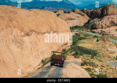 Hummer fahren auf dem Slickrock Trail, Moab, Utah, Vereinigte Staaten von Amerika, Nordamerika Stockfoto