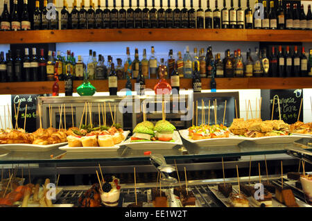 Tapas-Bar in Barcelona, Spanien Stockfoto