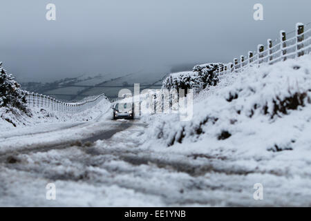 Aberystwyth, Wales. 13. Januar 2015. UK-Wetter: Heftige Schneefälle in Aberystwyth über 2 Zoll Schneefall auf höherem Boden sieht heute Morgen. © Jon Freeman/Alamy Stockfoto