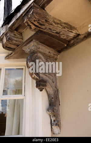 UK England, Suffolk, Lavenham, Prentice Street, Halterung unterstützt altem Obergeschoss Stockfoto