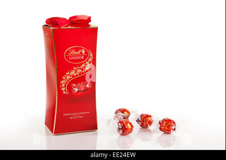 Lindt Bonbons Lindor Pralinen in Papier pack Stockfoto