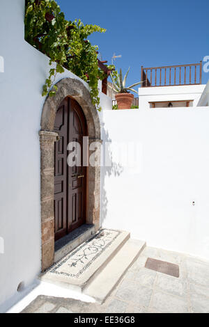 Traditionelles griechisches Dorf Lindos, Rhodos. Stockfoto