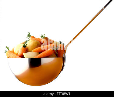 Karotten-Suppe Zutaten in großen Pfanne Stockfoto