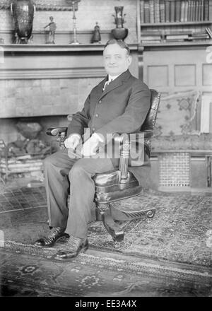 Antike c1915 Foto, John F. Fitzgerald. John Francis "Honey Fitz" Fitzgerald (11. Februar 1863 – 2. Oktober 1950) war ein US-amerikanischer Politiker, Vater von Rose Kennedy und Großvater von Präsident John F. Kennedy. Fitzgerald war ein US-amerikanischer Politiker, der ging auf um zwei Amtszeiten als Bürgermeister von Boston zu gewinnen. Er machte bedeutende Verbesserungen an den Port, und wurde ein Gönner des Baseball-Teams, jetzt bekannt als die Boston Red Sox. Stockfoto