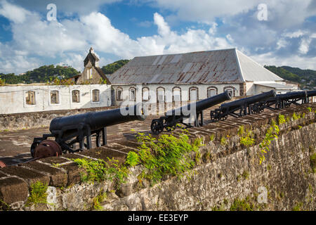 Kanone in Fort George mit Blick auf Saint-Georges, Grenada, West Indies Stockfoto