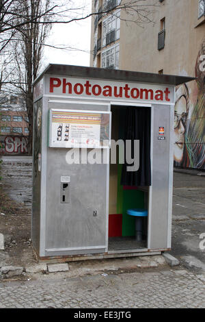 Das traditionelle "Photoautomat" Photo Booth in Berlin, Deutschland. Stockfoto