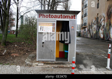 Das traditionelle "Photoautomat" Photo Booth in Berlin, Deutschland. Stockfoto