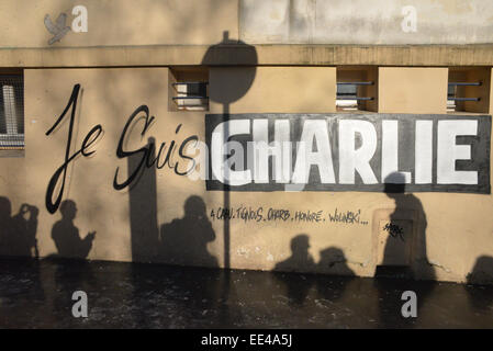 "Je Suis Charlie". Wand. 11. Januar 2015 während republikanische März nach Anschlägen von brutalen Paris 7-9 Jan-17 unschuldigen, 3 Terroristen tot Stockfoto