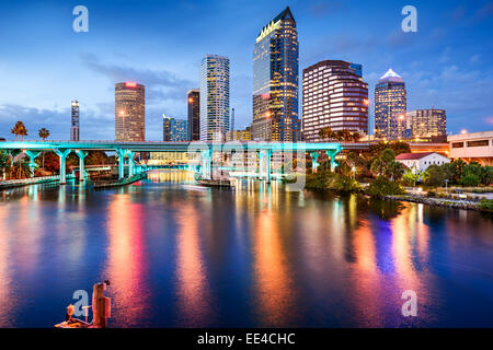 Tampa, Florida, USA Innenstadt Skyline über die Hillsborough River. Stockfoto