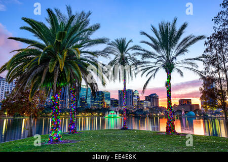 Orlando, Florida, USA die Skyline am Lake Eola Innenstadt. Stockfoto