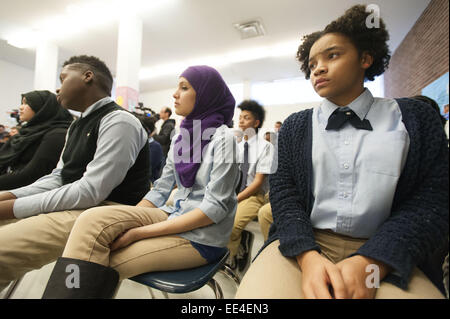 Detroit, Michigan, USA. 13. Januar 2015. Achter-Grader Nakayla Morgan, ganz rechts der DPS-Notfall-Manager-Pressekonferenz an Burton International Academy in Detroit, MI am 13. Januar 2015-Uhren. Bildnachweis: Mark Bialek/ZUMA Draht/Alamy Live-Nachrichten Stockfoto