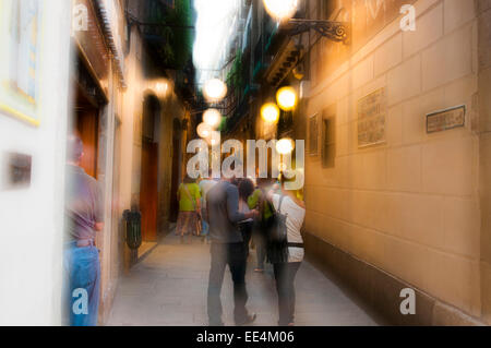 Soft-Fokus Bild der Nachtszene im Zentrum von Barcelona, Spanien Stockfoto