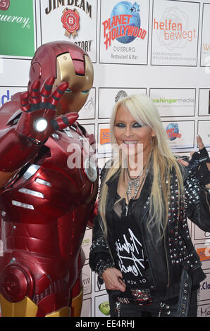 Feierliche Eröffnung des Planet Hollywood im City Palais.  Mitwirkende: Doro Pesch wo: Duisburg, Deutschland bei: 11. Juli 2014 Stockfoto