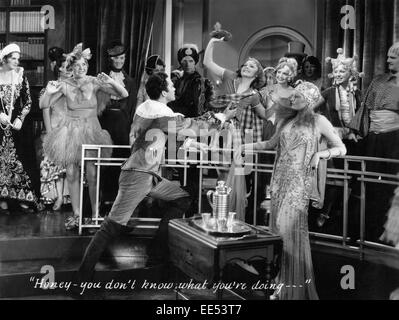 Zelma O' Neal, Charles "Buddy" Rogers, Nancy Carroll, Thelma Todd am Set des Films "Follow Thru", 1930 Stockfoto