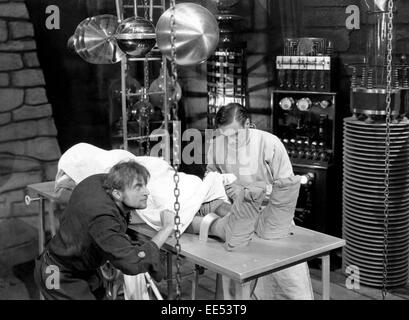 Dwight Frye, Colin Clive am Set des Films, "Frankenstein", 1931 Stockfoto