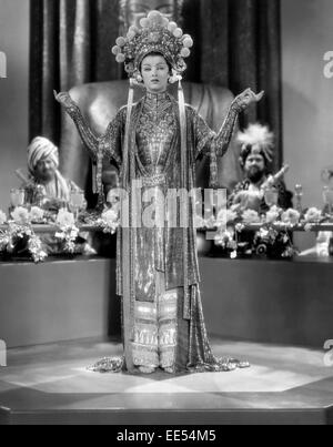 Myrna Loy, am Set des Films "Die Maske des Fu Manchu", 1932 Stockfoto