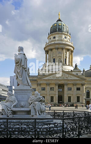 Deutschland, Berlin, Europa, Hauptstadt, Stadt, Sehenswuerdigkeit, Schiller-Denkmal Und Franzoesischer Dom Auf Dem Gendarmenmark Stockfoto