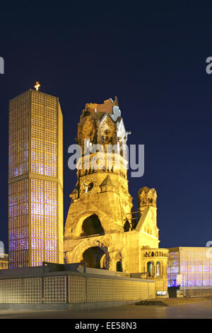 Deutschland, Berlin, Europa, Hauptstadt, Stadt, Sehenswuerdigkeit, Kurfürstendamm, Kaiser-Wilhelm-Gedaechtniskirche, Beleuchtun Stockfoto