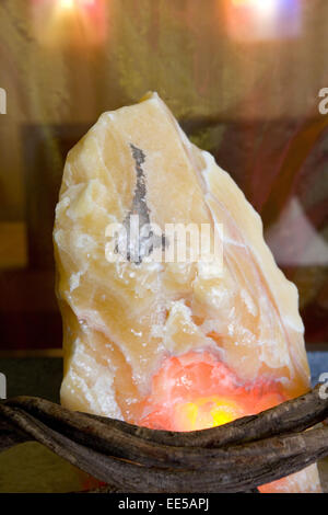 Edelstein, Orangenkalzit, Lampe, Mineralien Stockfoto