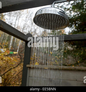 Nahaufnahme des Wassers, das aus einer Dusche, Lake Of The Woods, Ontario, Kanada Stockfoto