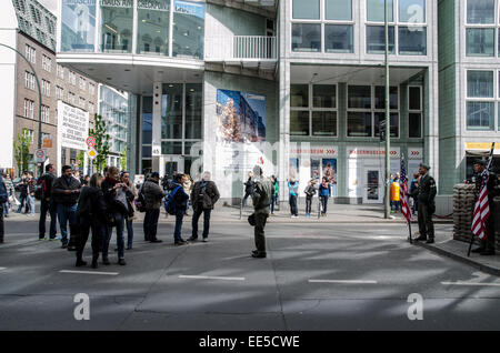 Das Mauermuseum (Mauermuseum) Checkpoint Charlie Border Post, Cheeseburger, Berlin Stockfoto